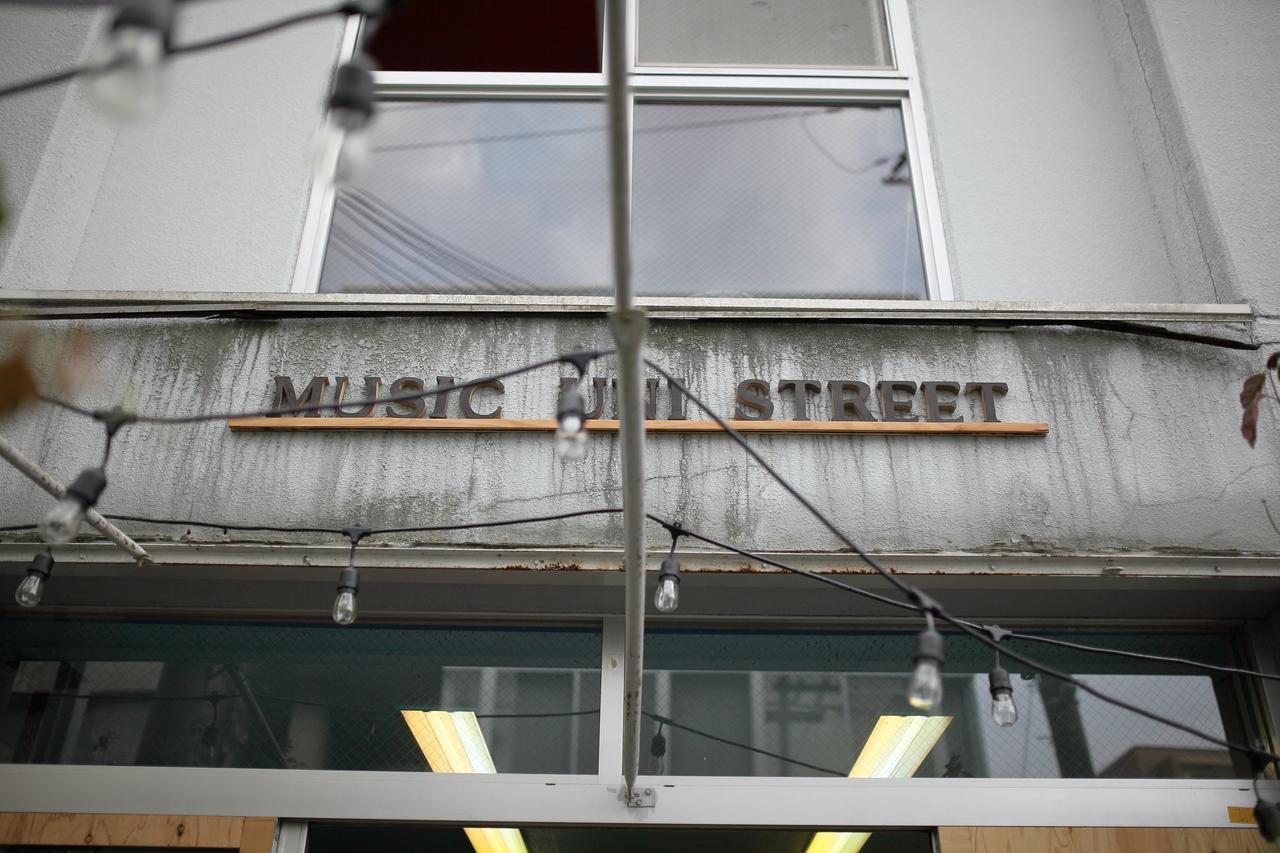 Music Uni Street Backpacker'S Hostel Toyonaka Exterior photo